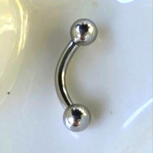 🩶 Steel Curved Barbell Piercing